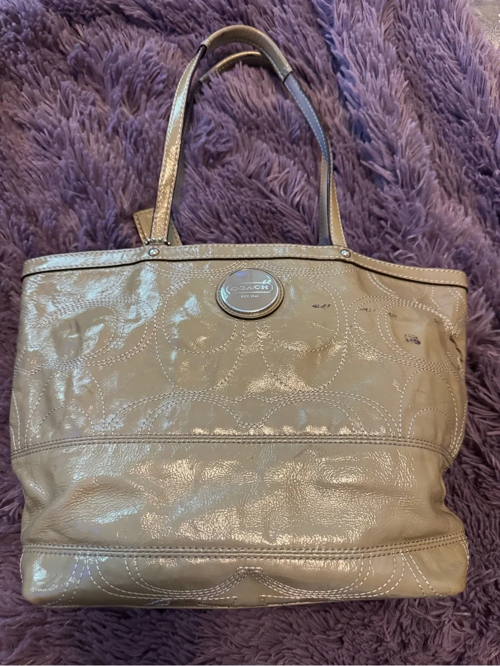 Coach Patent Leather Stitched C  Purse E1120-F15142, has some damage see pics